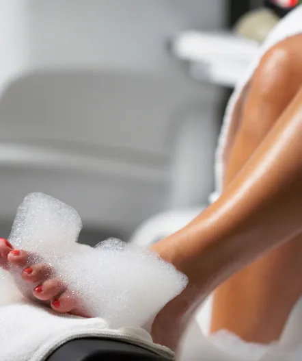Pedicure & Toe Nails image 2
